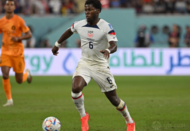 手时仍需小 手时仍需小